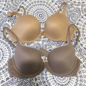 Pair of Victoria Secret bras size 32D